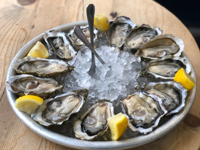 Ostras (oysters)